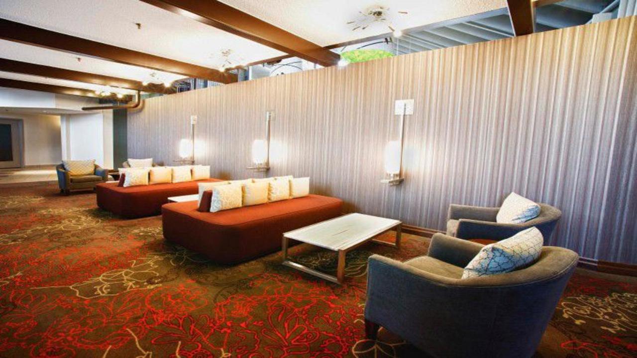 Holiday Inn Guelph Hotel & Conference Centre, An Ihg Hotel מראה חיצוני תמונה