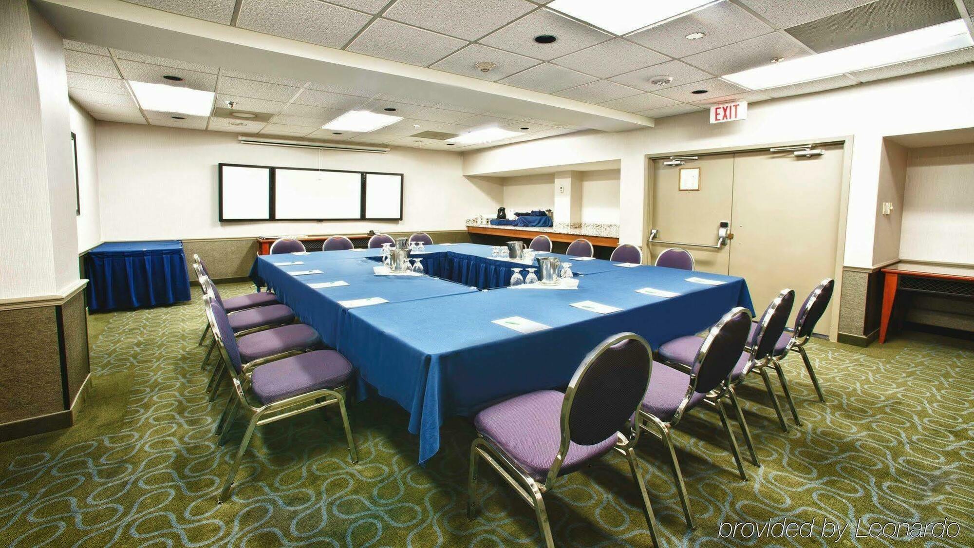 Holiday Inn Guelph Hotel & Conference Centre, An Ihg Hotel מראה חיצוני תמונה