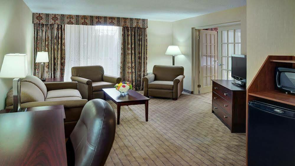 Holiday Inn Guelph Hotel & Conference Centre, An Ihg Hotel מראה חיצוני תמונה