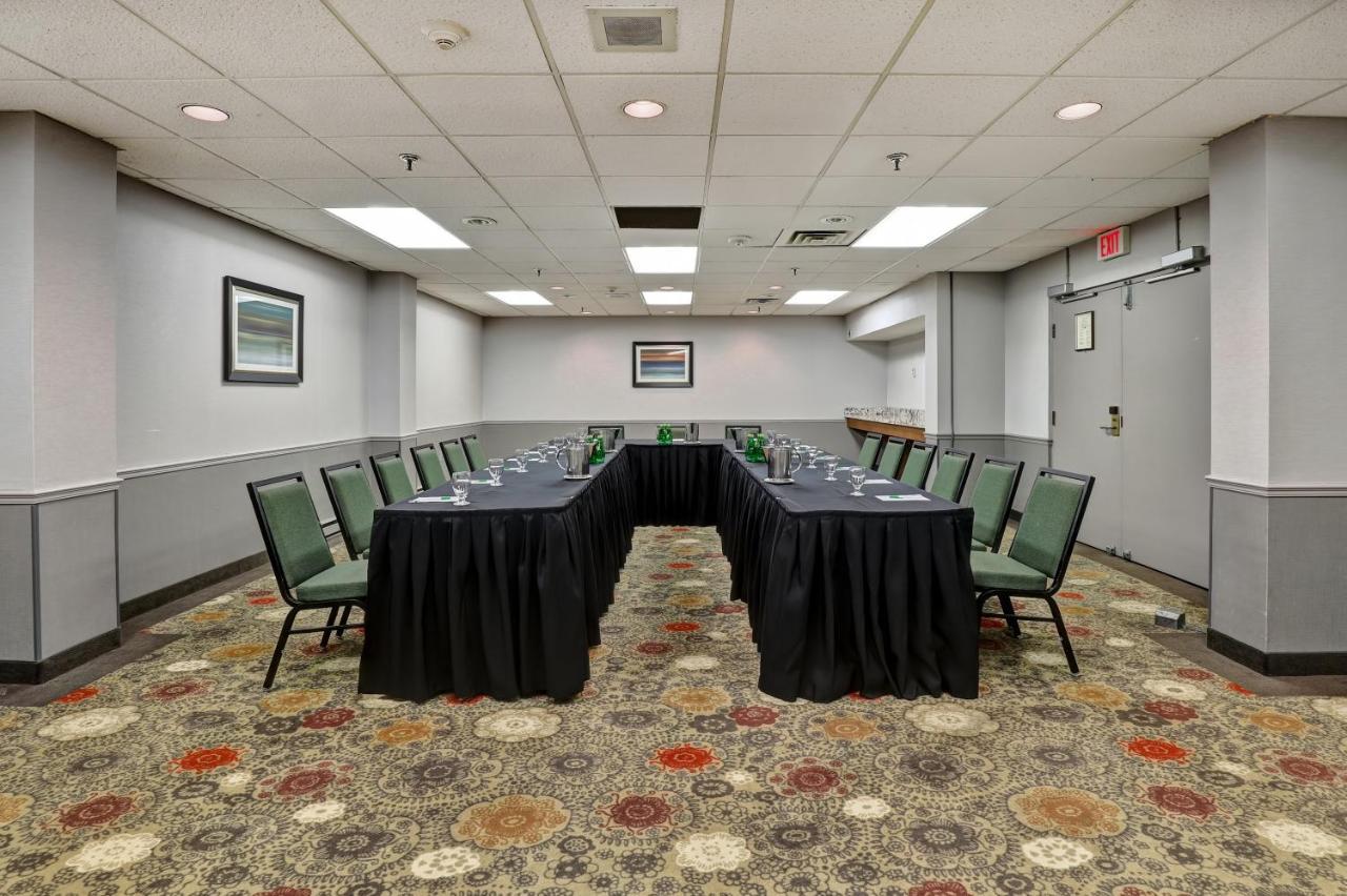 Holiday Inn Guelph Hotel & Conference Centre, An Ihg Hotel מראה חיצוני תמונה