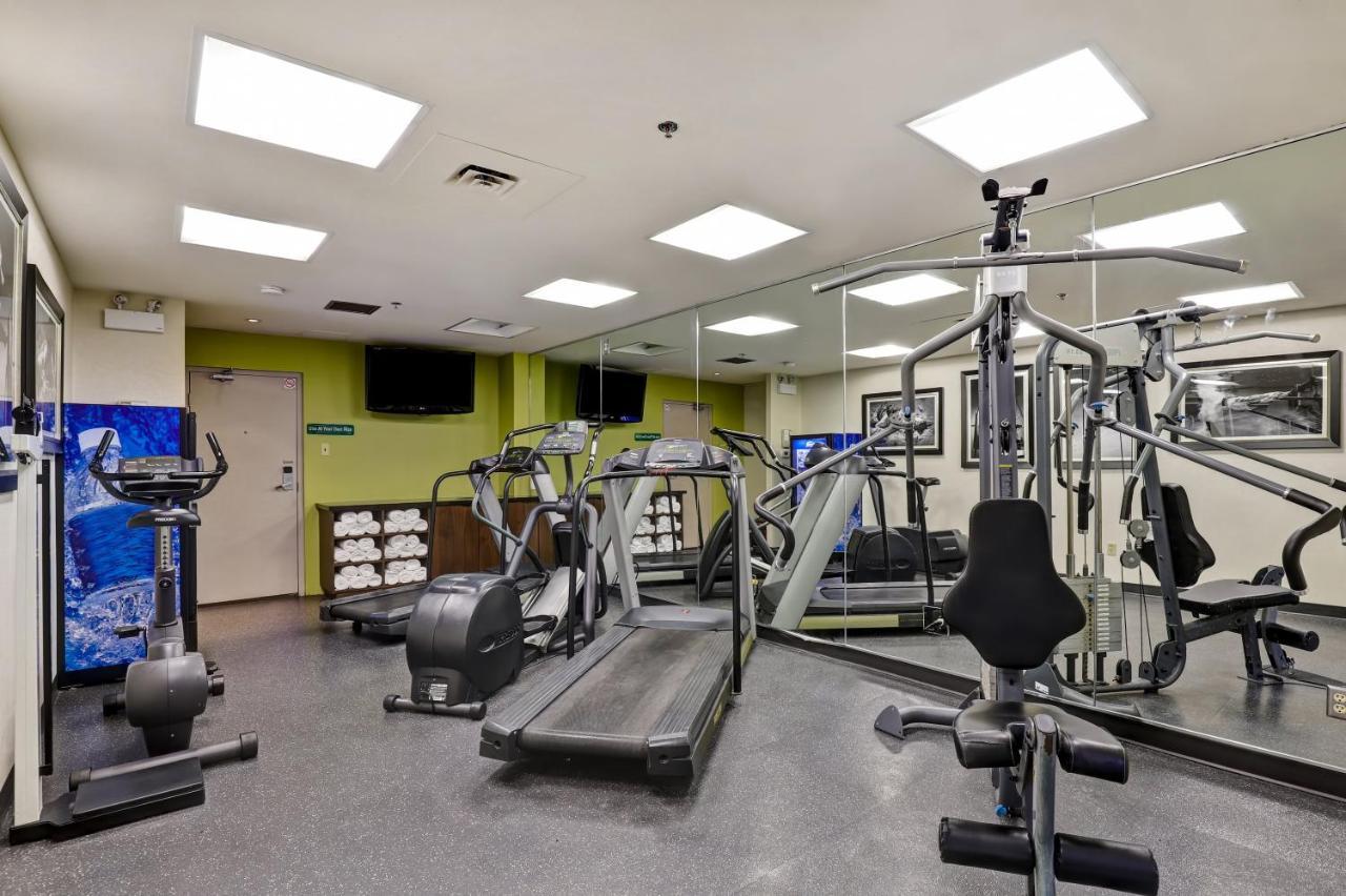 Holiday Inn Guelph Hotel & Conference Centre, An Ihg Hotel מראה חיצוני תמונה