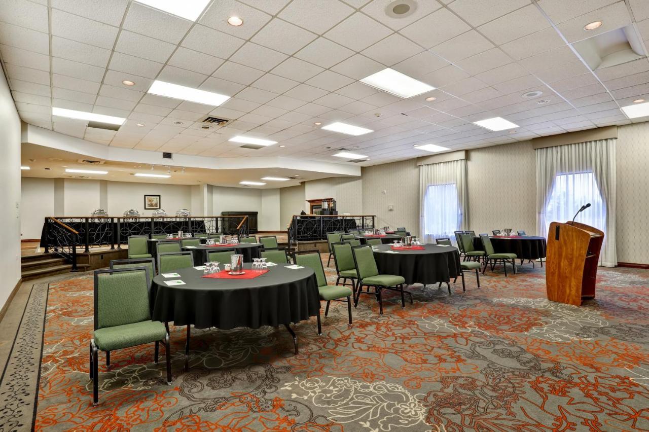 Holiday Inn Guelph Hotel & Conference Centre, An Ihg Hotel מראה חיצוני תמונה