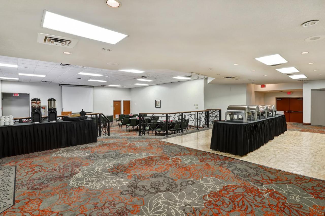 Holiday Inn Guelph Hotel & Conference Centre, An Ihg Hotel מראה חיצוני תמונה