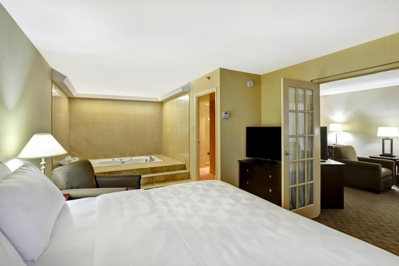 Holiday Inn Guelph Hotel & Conference Centre, An Ihg Hotel מראה חיצוני תמונה